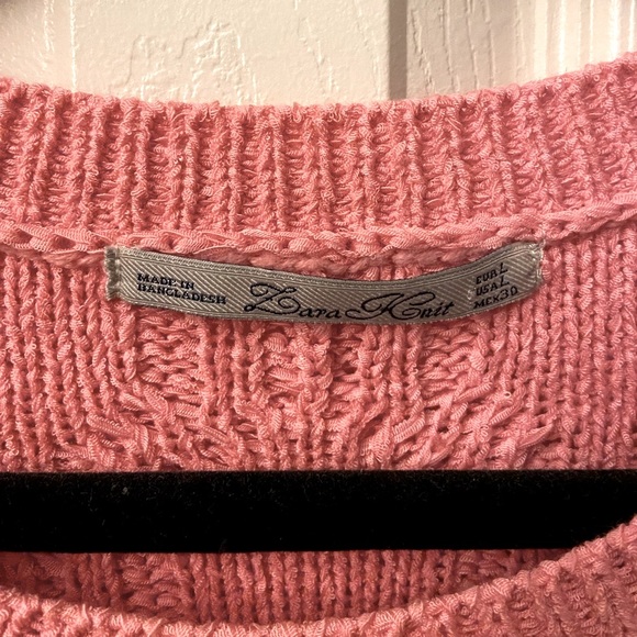 Salmon color sweater - Picture 2 of 4